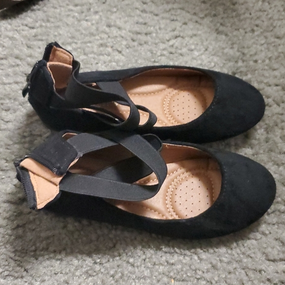 Shoes - Picture 2 of 2